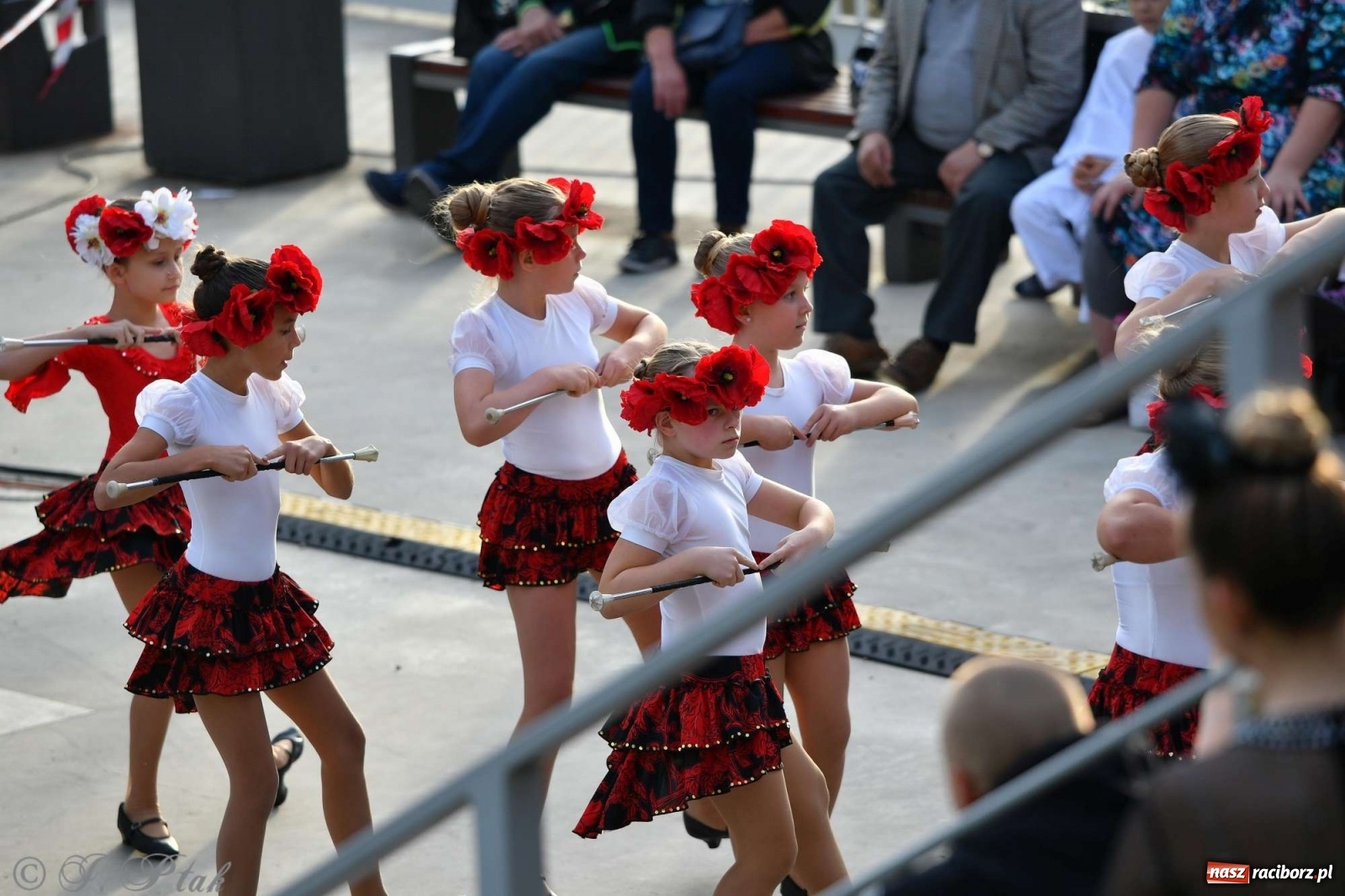 Zdjęcie w galerii na portalu naszraciborz.pl: Racibórz pożegnał na bulwarach lato [FOTO]  wiadomości z regionu