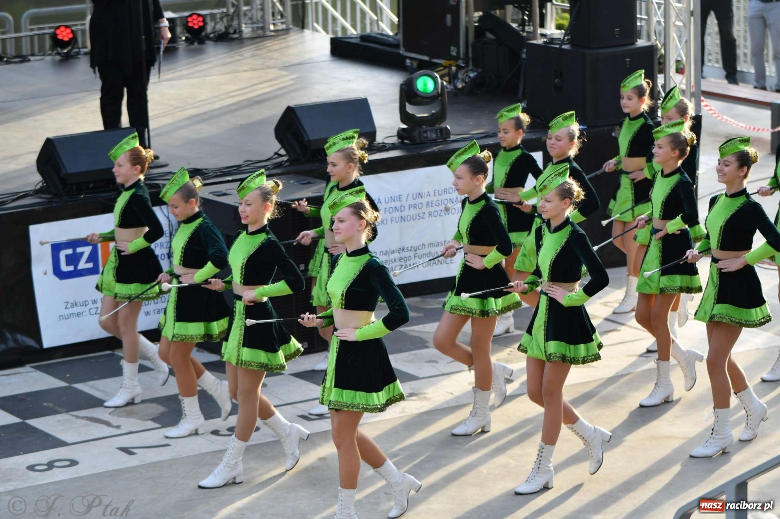 Zdjęcie w galerii na portalu naszraciborz.pl: Racibórz pożegnał na bulwarach lato [FOTO]  wiadomości z regionu