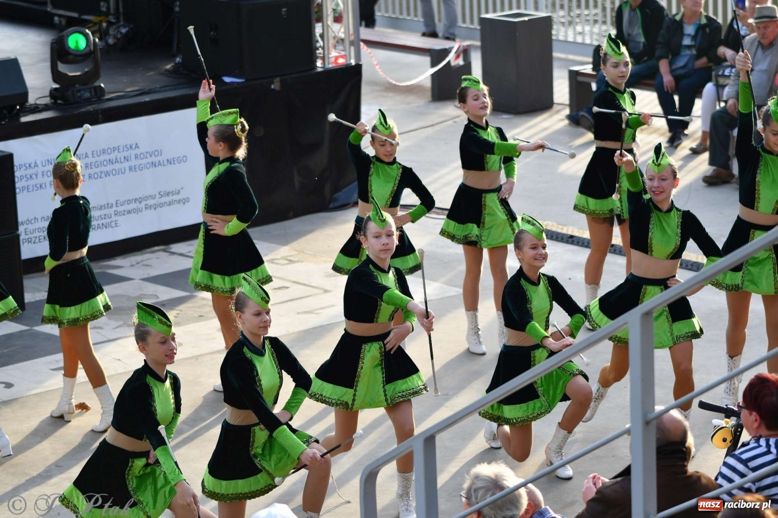 Zdjęcie w galerii na portalu naszraciborz.pl: Racibórz pożegnał na bulwarach lato [FOTO]  wiadomości z regionu