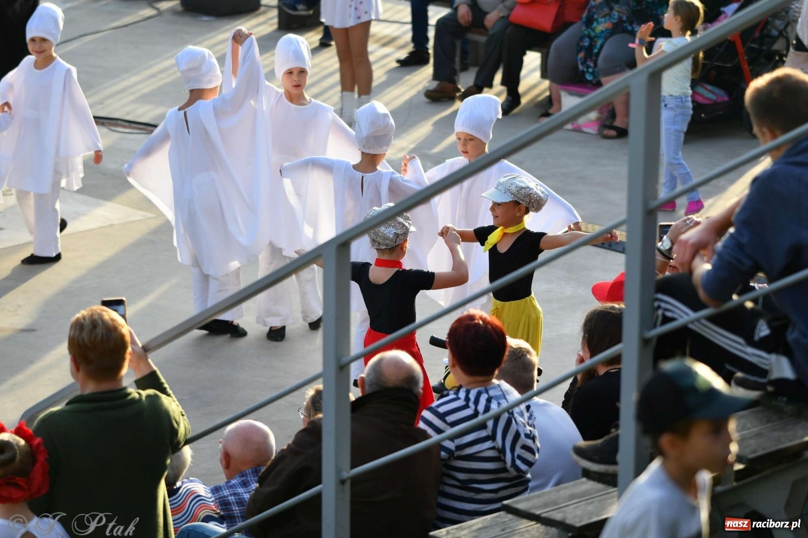 Zdjęcie w galerii na portalu naszraciborz.pl: Racibórz pożegnał na bulwarach lato [FOTO]  wiadomości z regionu
