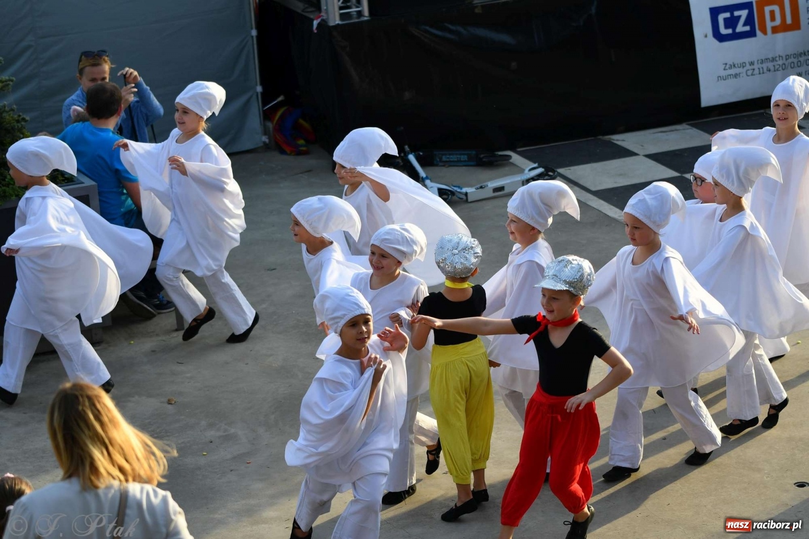 Zdjęcie w galerii na portalu naszraciborz.pl: Racibórz pożegnał na bulwarach lato [FOTO]  wiadomości z regionu