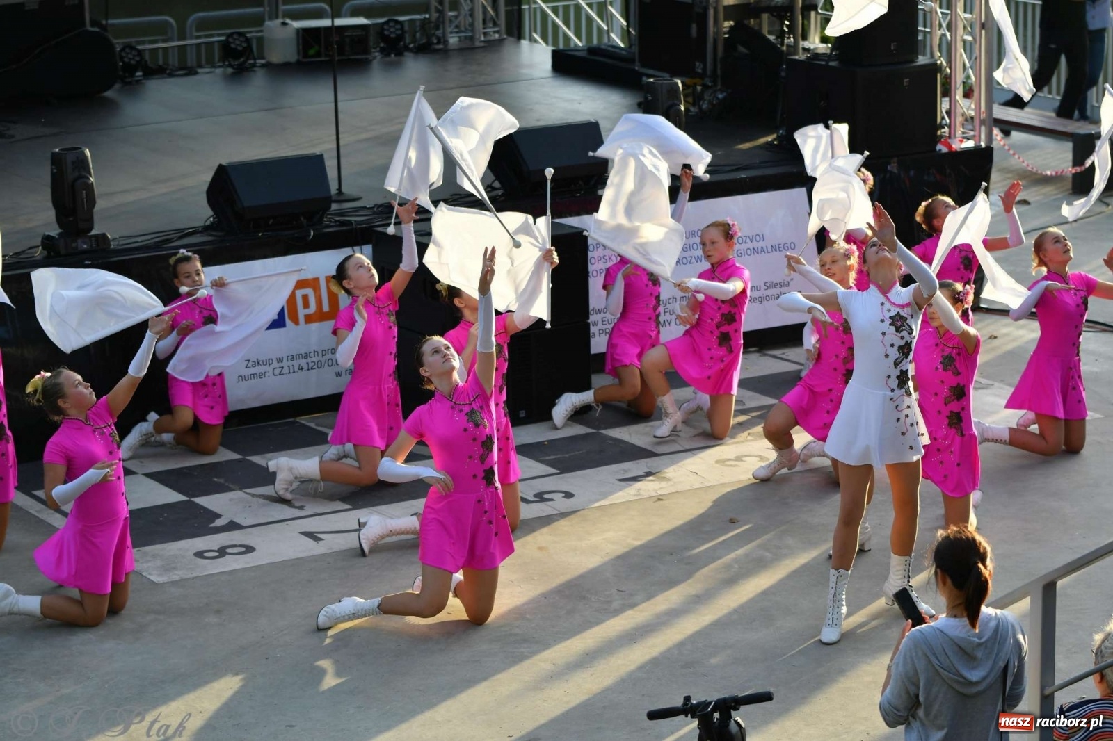 Zdjęcie w galerii na portalu naszraciborz.pl: Racibórz pożegnał na bulwarach lato [FOTO]  wiadomości z regionu