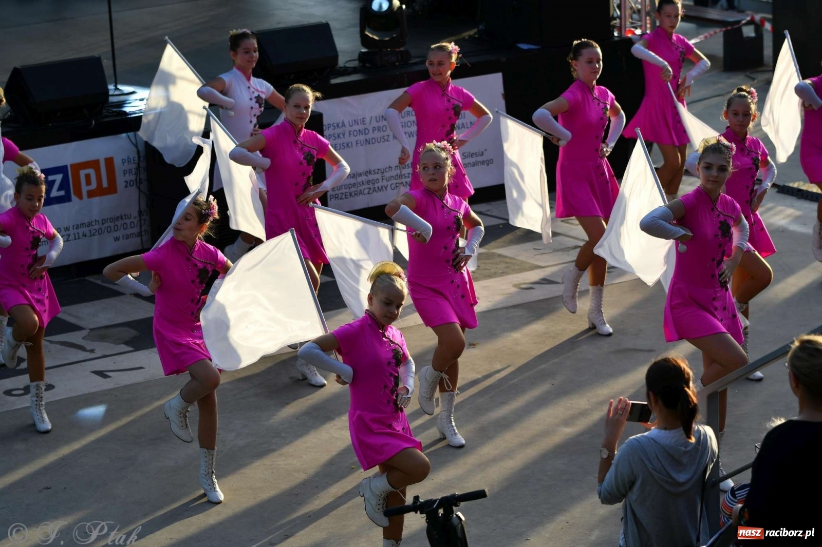 Zdjęcie w galerii na portalu naszraciborz.pl: Racibórz pożegnał na bulwarach lato [FOTO]  wiadomości z regionu