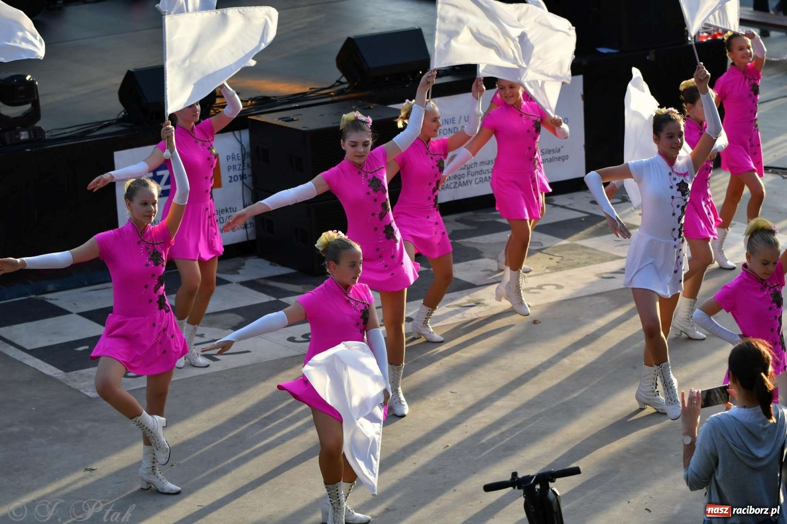 Zdjęcie w galerii na portalu naszraciborz.pl: Racibórz pożegnał na bulwarach lato [FOTO]  wiadomości z regionu