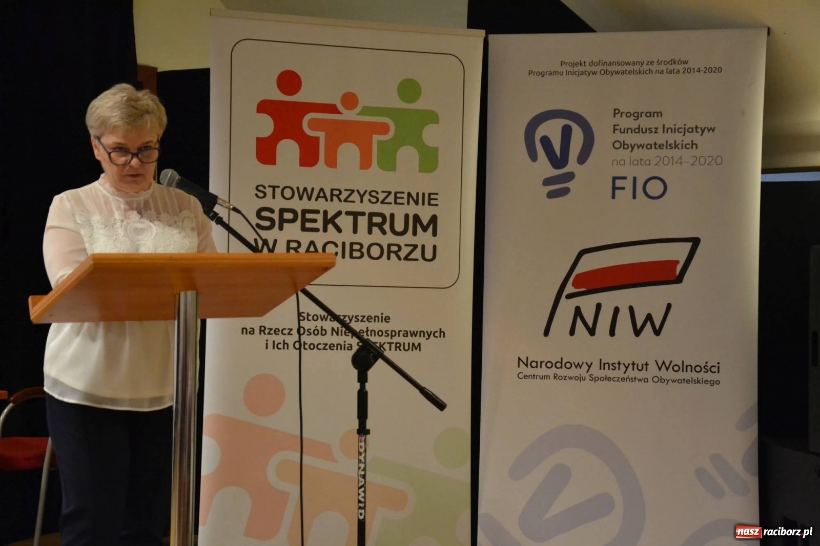 Zdjęcie w galerii na portalu naszraciborz.pl: Porozmawiajmy o autyzmie. Konferencja szkoleniowo-naukowa na zamku wiadomości z regionu