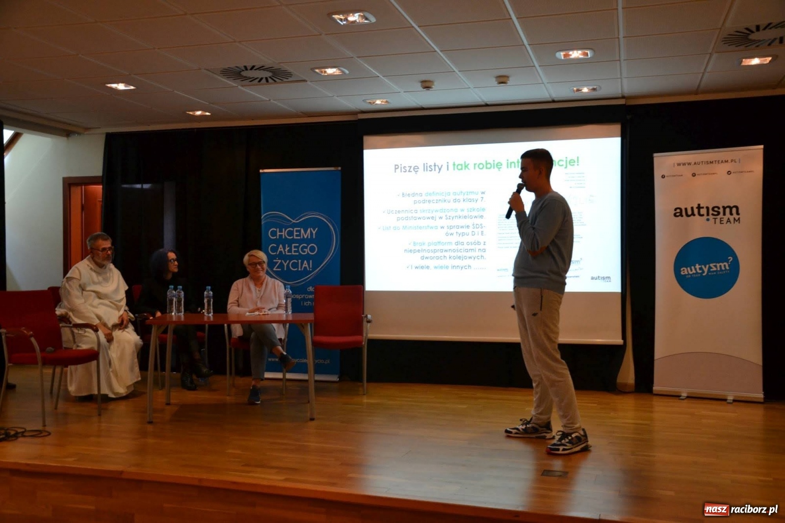 Zdjęcie w galerii na portalu naszraciborz.pl: Porozmawiajmy o autyzmie. Konferencja szkoleniowo-naukowa na zamku wiadomości z regionu
