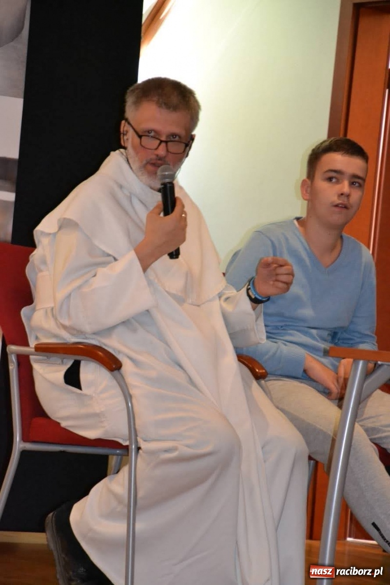 Zdjęcie w galerii na portalu naszraciborz.pl: Porozmawiajmy o autyzmie. Konferencja szkoleniowo-naukowa na zamku wiadomości z regionu