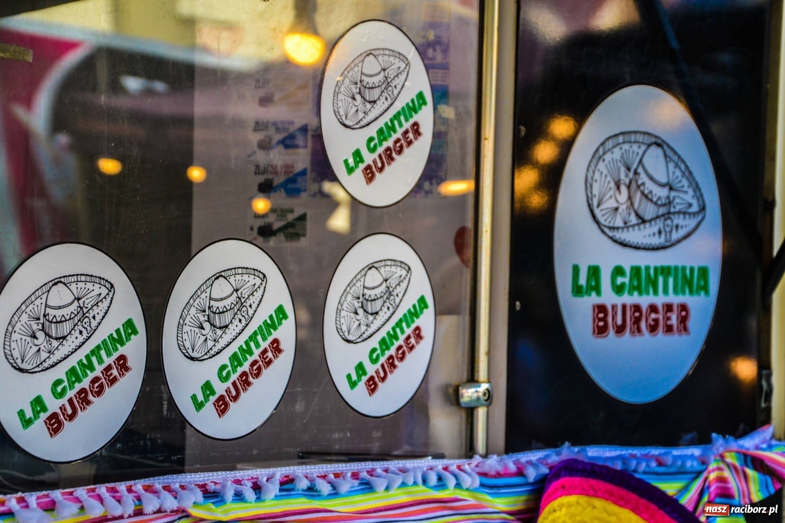 Zdjęcie w galerii na portalu naszraciborz.pl: Do Raciborza zjechały food trucki [FOTO] wiadomości z regionu