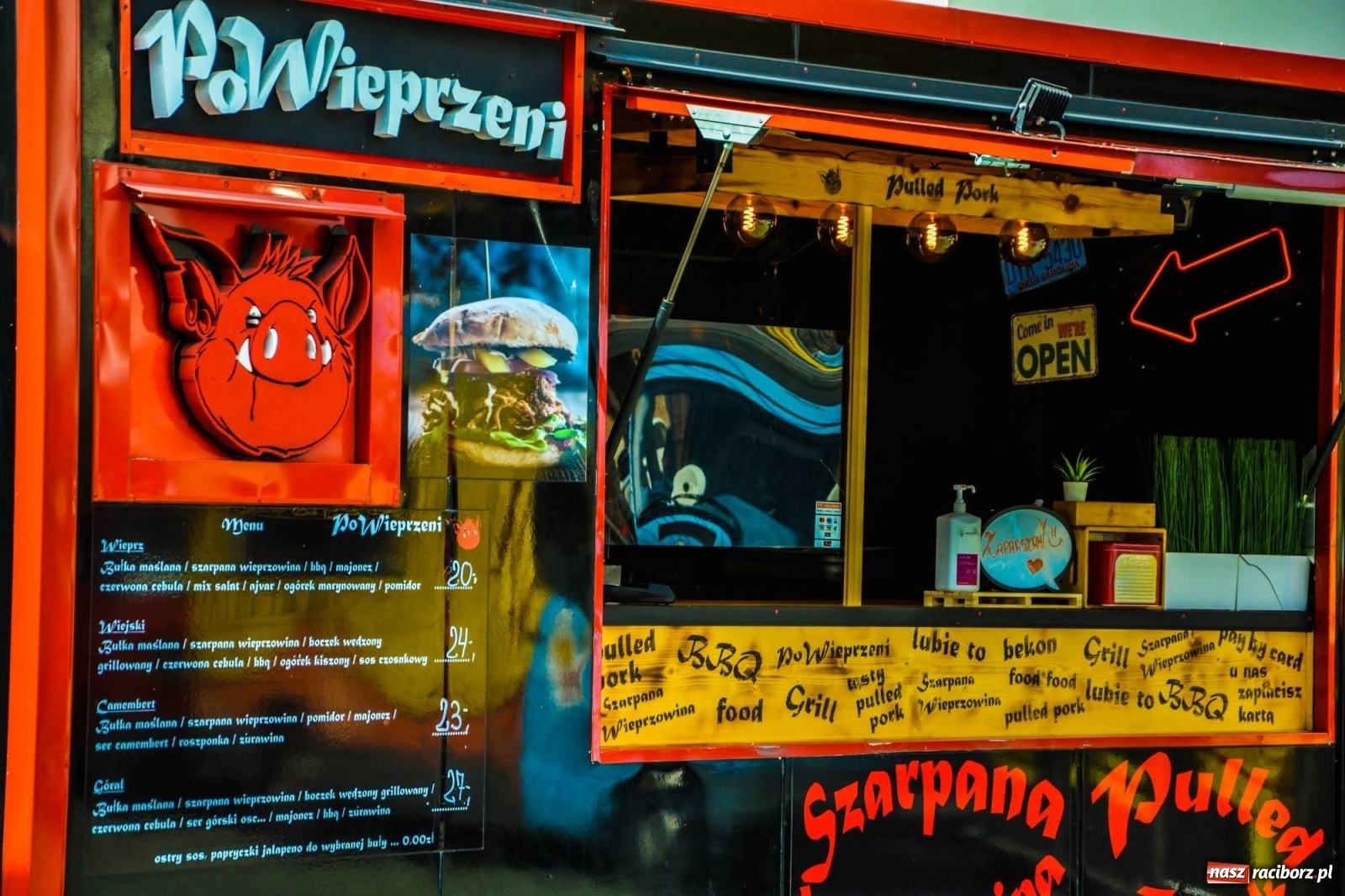 Zdjęcie w galerii na portalu naszraciborz.pl: Do Raciborza zjechały food trucki [FOTO] wiadomości z regionu