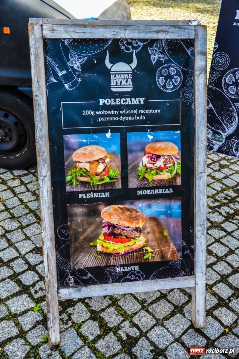 Zdjęcie w galerii na portalu naszraciborz.pl: Do Raciborza zjechały food trucki [FOTO] wiadomości z regionu