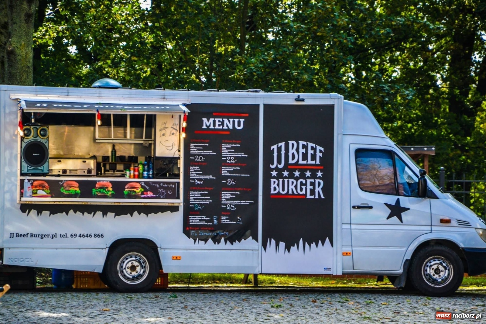 Zdjęcie w galerii na portalu naszraciborz.pl: Do Raciborza zjechały food trucki [FOTO] wiadomości z regionu