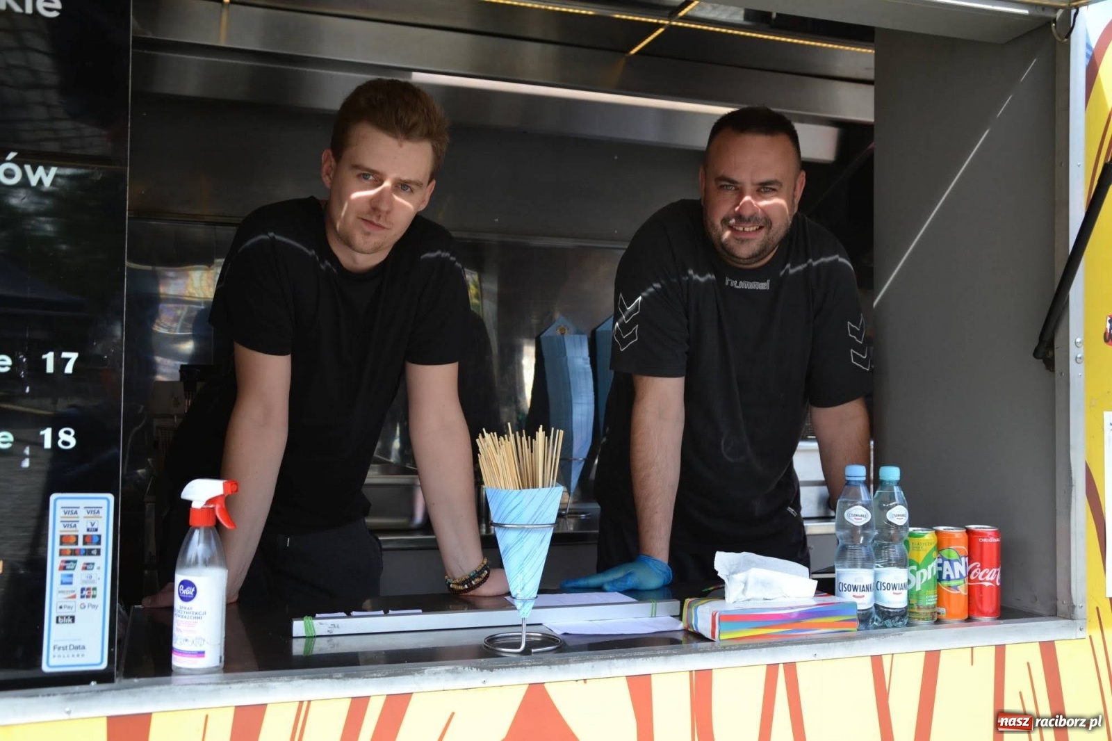 Zdjęcie w galerii na portalu naszraciborz.pl: Do Raciborza zjechały food trucki [FOTO] wiadomości z regionu