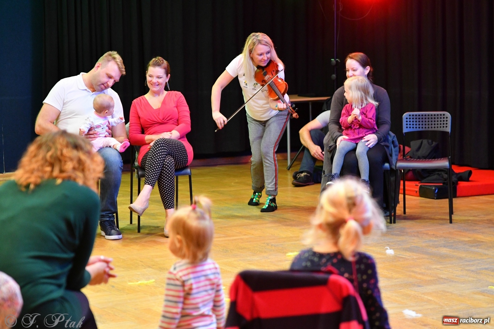 Zdjęcie w galerii na portalu naszraciborz.pl: RCK. Detektyw Nutka na tropie... melodii  wiadomości z regionu