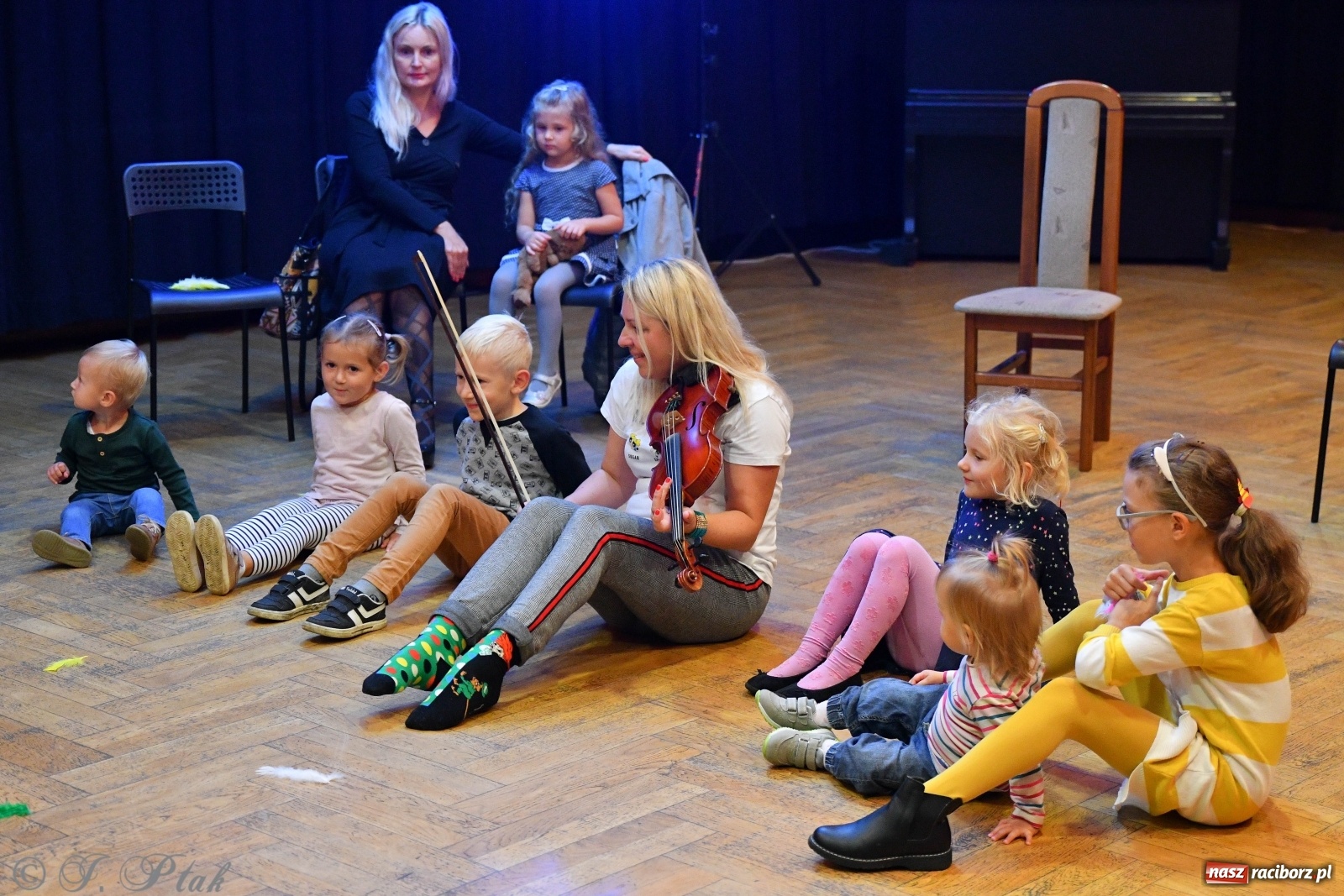 Zdjęcie w galerii na portalu naszraciborz.pl: RCK. Detektyw Nutka na tropie... melodii  wiadomości z regionu