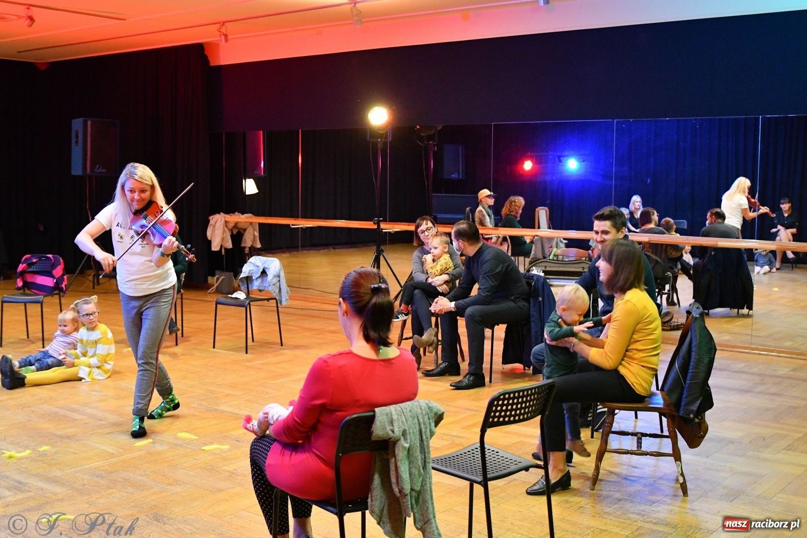 Zdjęcie w galerii na portalu naszraciborz.pl: RCK. Detektyw Nutka na tropie... melodii  wiadomości z regionu