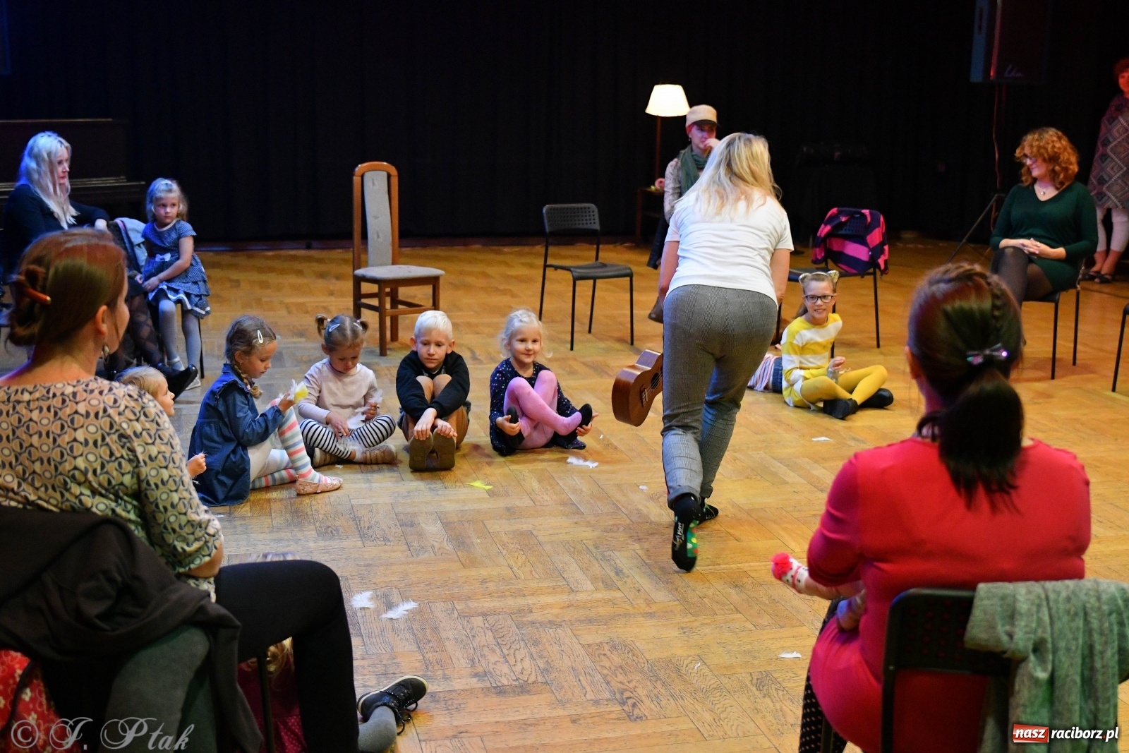 Zdjęcie w galerii na portalu naszraciborz.pl: RCK. Detektyw Nutka na tropie... melodii  wiadomości z regionu