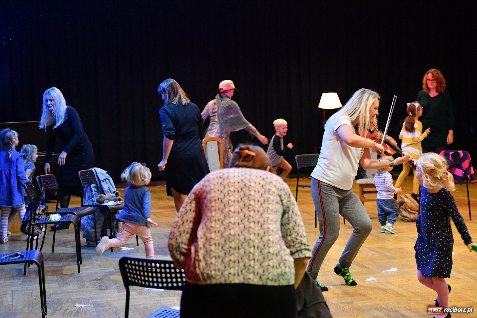 Zdjęcie w galerii na portalu naszraciborz.pl: RCK. Detektyw Nutka na tropie... melodii  wiadomości z regionu