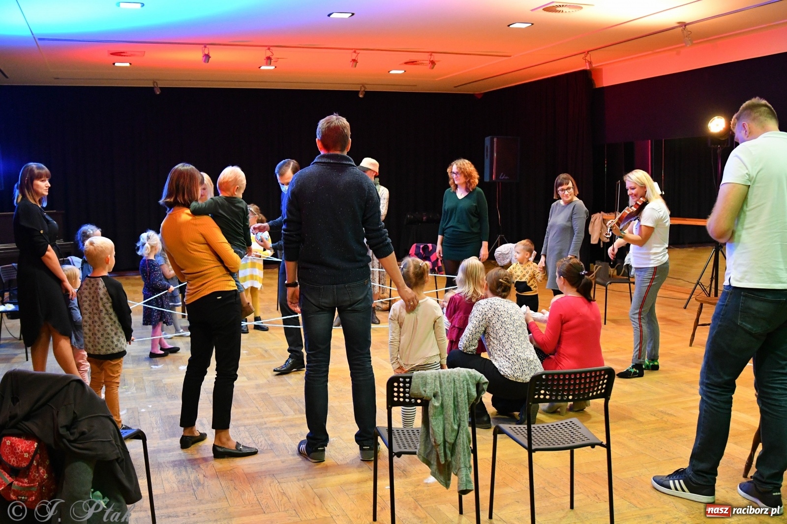 Zdjęcie w galerii na portalu naszraciborz.pl: RCK. Detektyw Nutka na tropie... melodii  wiadomości z regionu