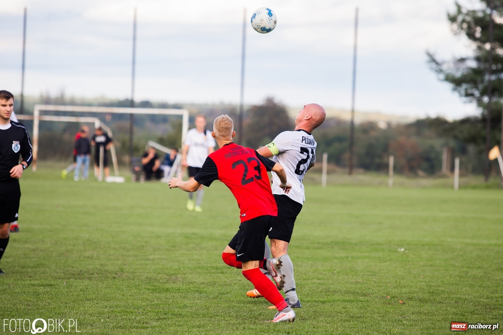 Zdjęcie w galerii na portalu naszraciborz.pl: Wyrównany bój Płomienia z Odrą [FOTO] wiadomości z regionu