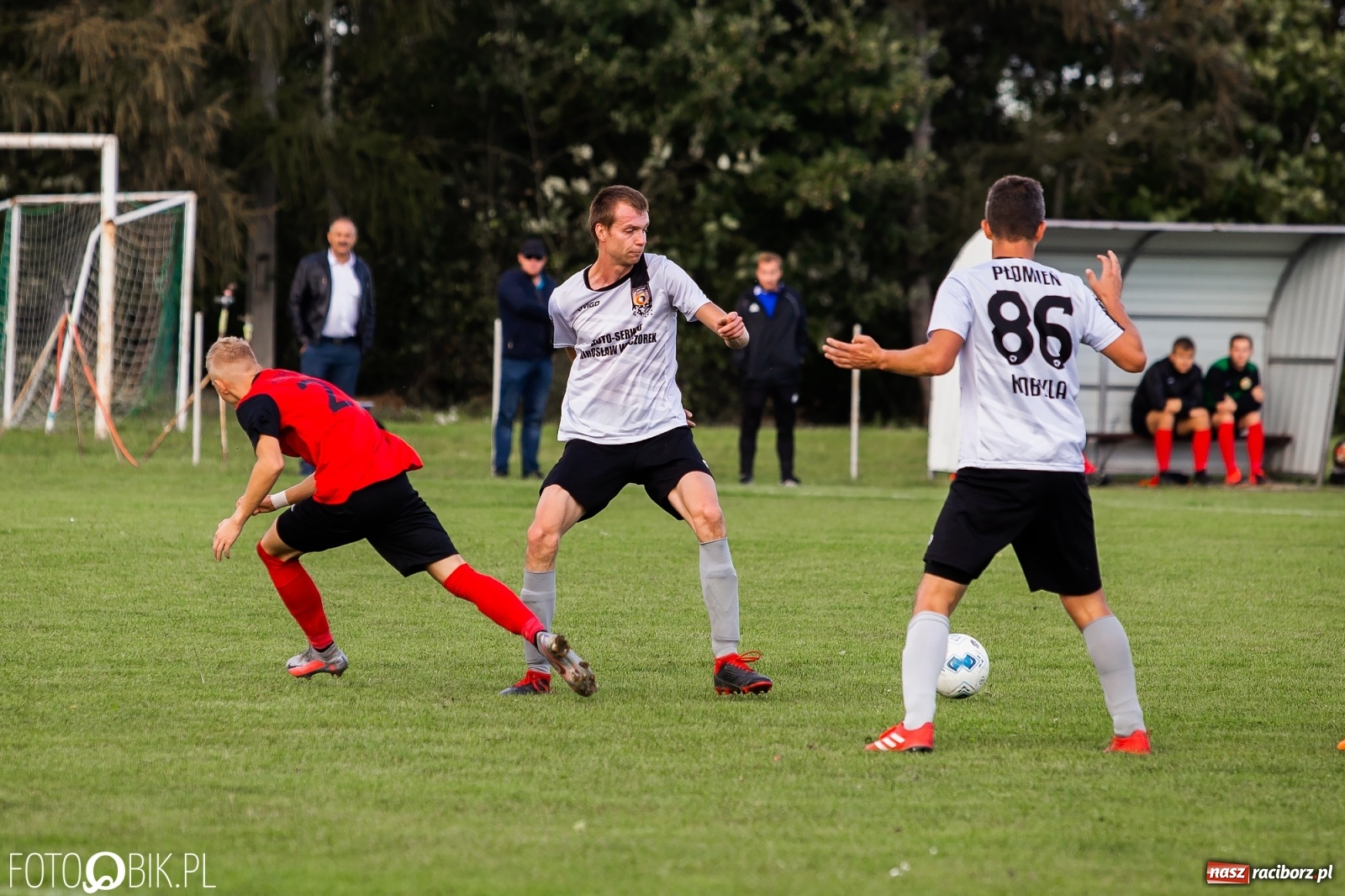 Zdjęcie w galerii na portalu naszraciborz.pl: Wyrównany bój Płomienia z Odrą [FOTO] wiadomości z regionu
