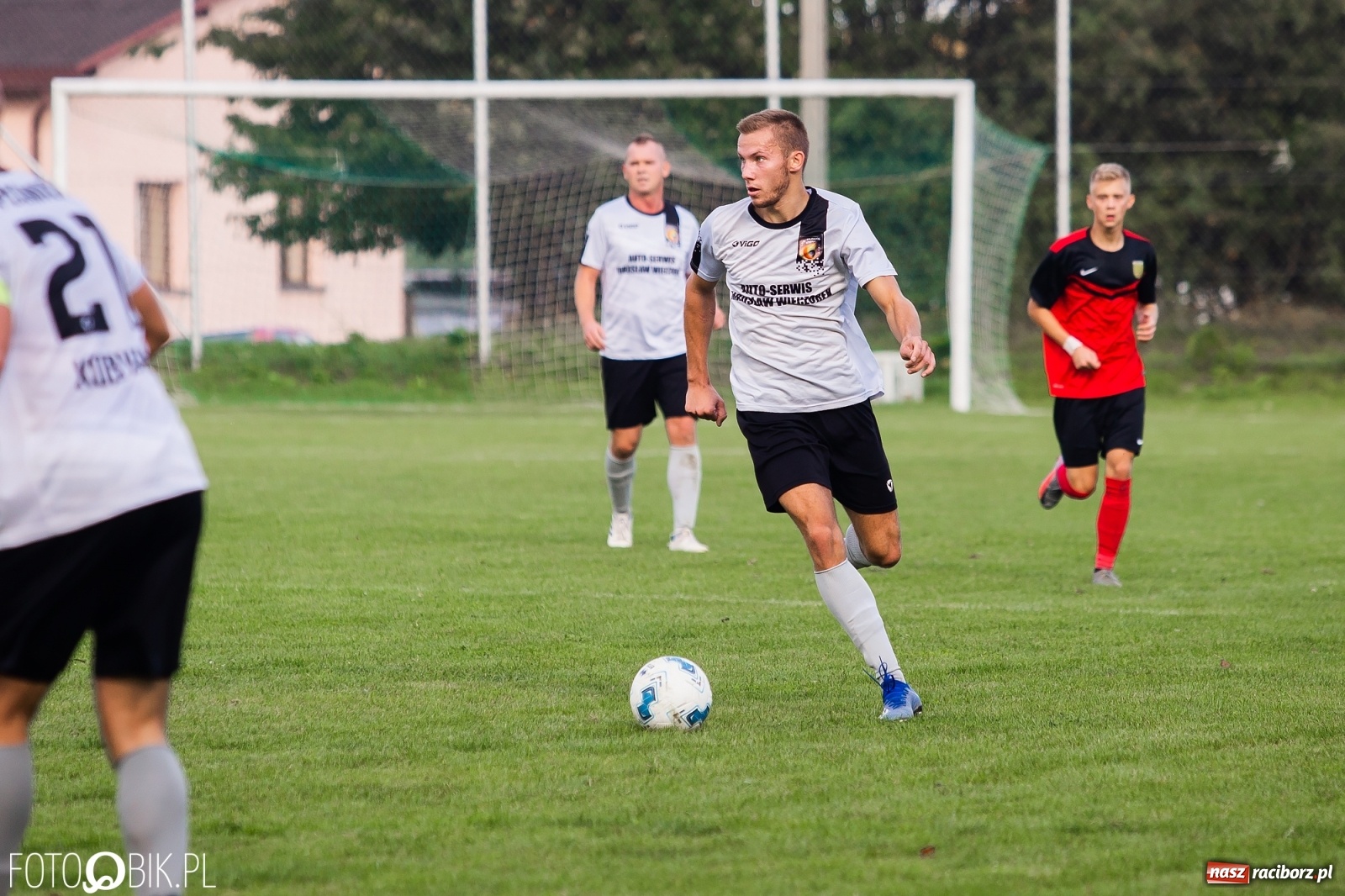 Zdjęcie w galerii na portalu naszraciborz.pl: Wyrównany bój Płomienia z Odrą [FOTO] wiadomości z regionu