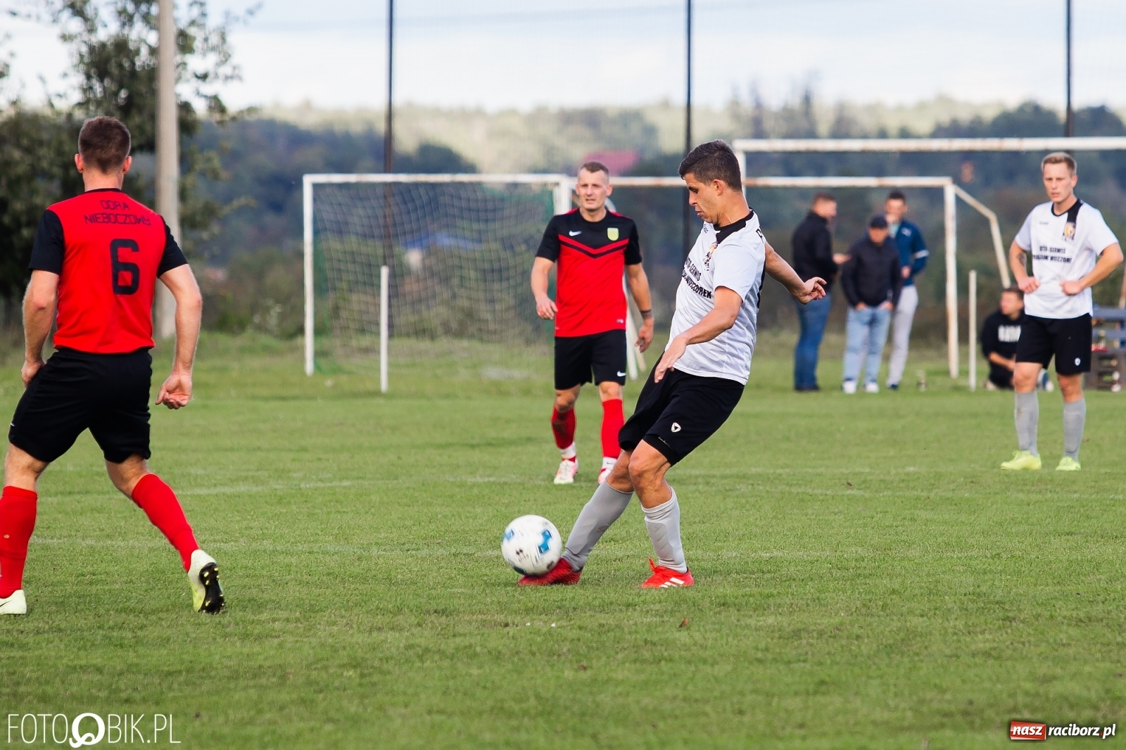 Zdjęcie w galerii na portalu naszraciborz.pl: Wyrównany bój Płomienia z Odrą [FOTO] wiadomości z regionu