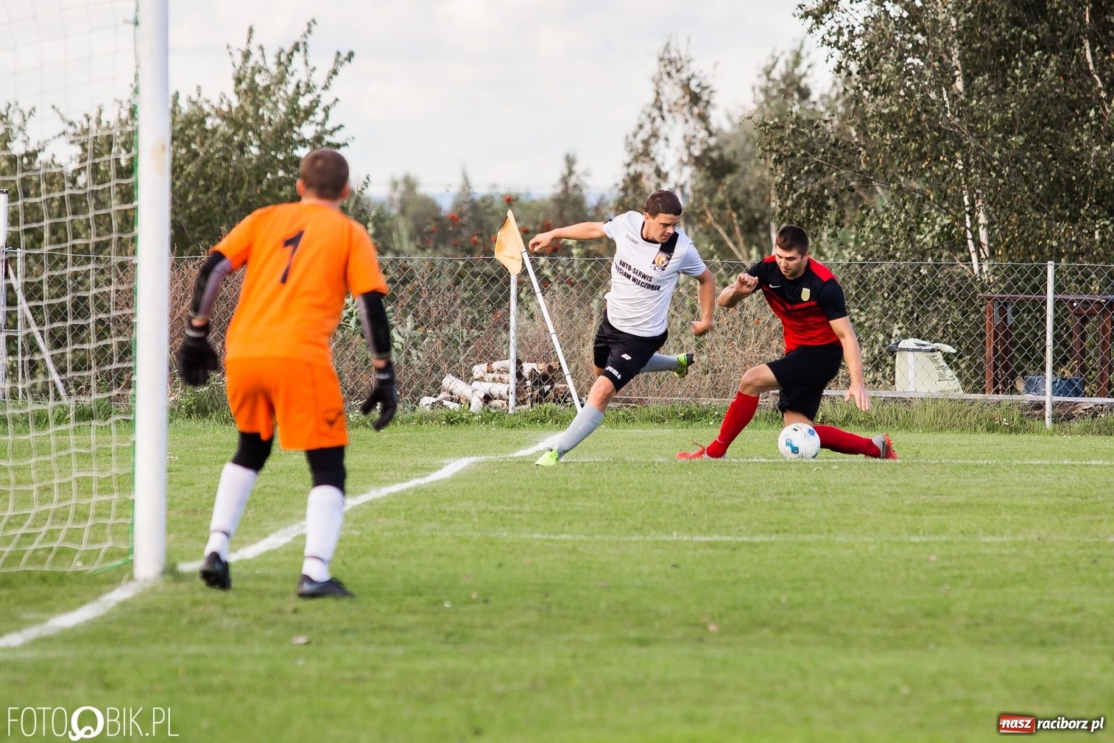 Zdjęcie w galerii na portalu naszraciborz.pl: Wyrównany bój Płomienia z Odrą [FOTO] wiadomości z regionu