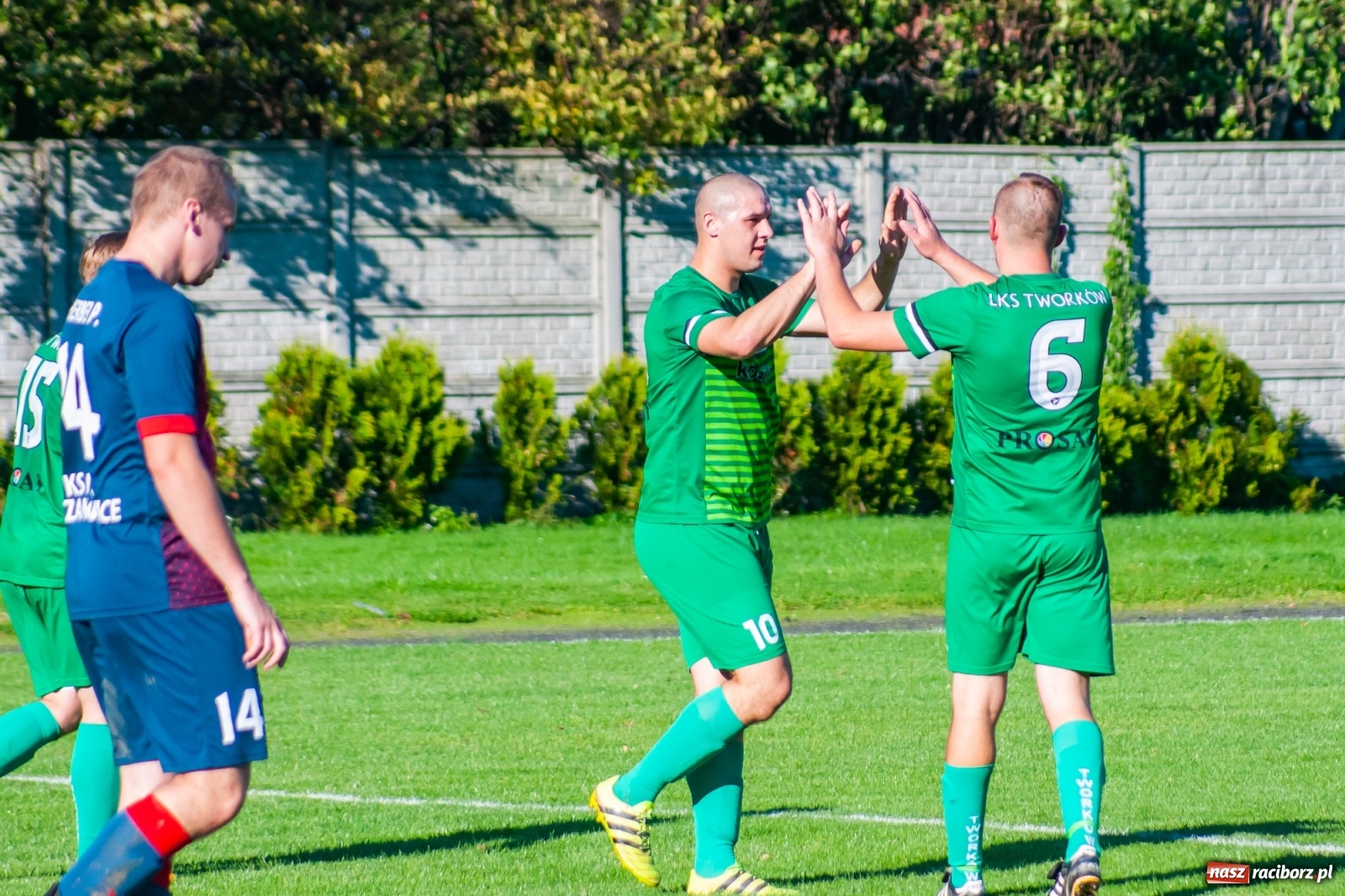 Zdjęcie w galerii na portalu naszraciborz.pl: Tworków zrobił miazgę z Krzanowic [FOTO] wiadomości z regionu