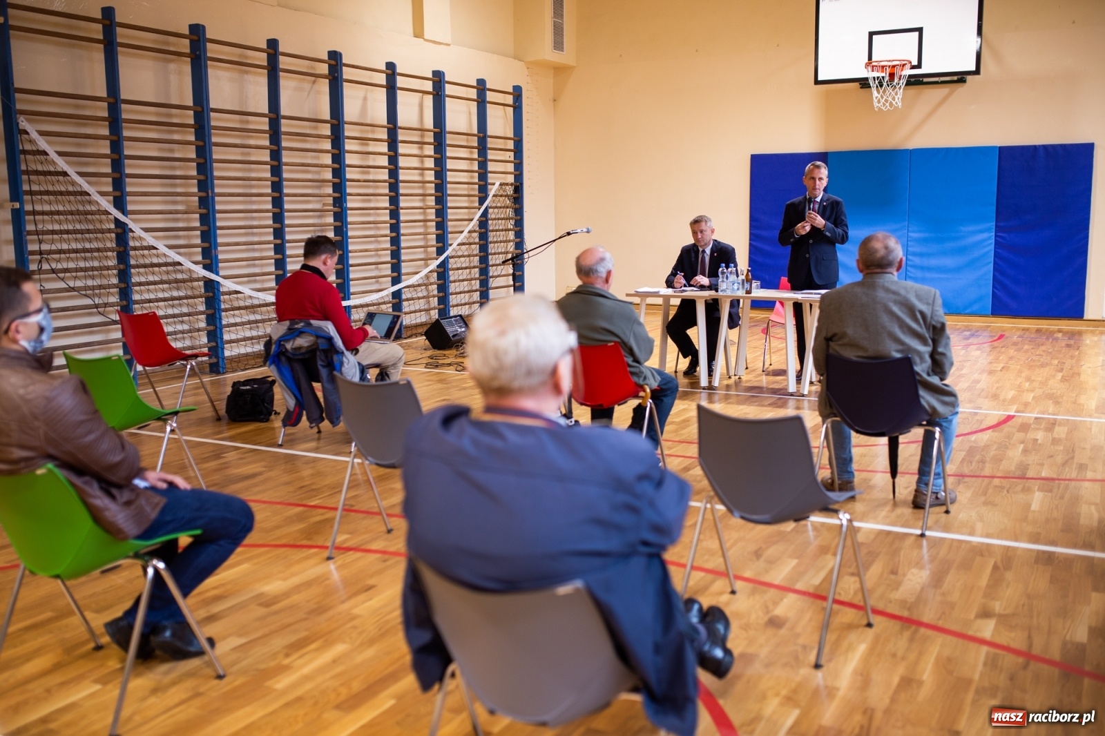 Zdjęcie w galerii na portalu naszraciborz.pl: Prezydent w centrum. Frekwencja słaba  wiadomości z regionu