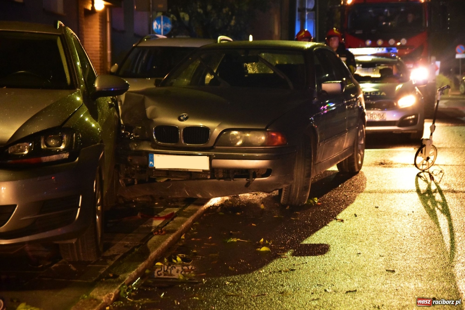 Zdjęcie w galerii na portalu naszraciborz.pl: Zderzenie na Ogrodowej. Sprawca zbiegł  wiadomości z regionu