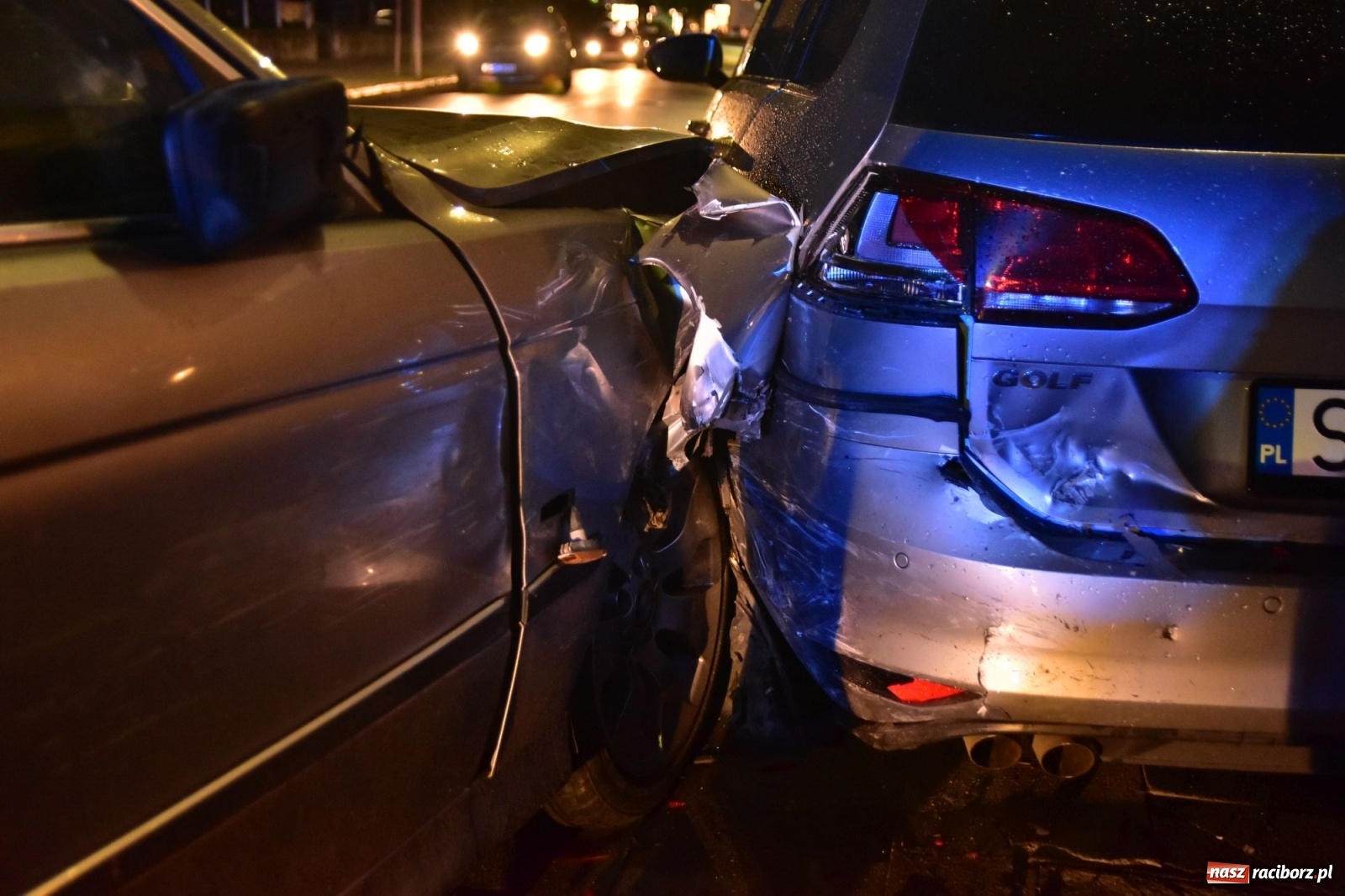 Zdjęcie w galerii na portalu naszraciborz.pl: Zderzenie na Ogrodowej. Sprawca zbiegł  wiadomości z regionu