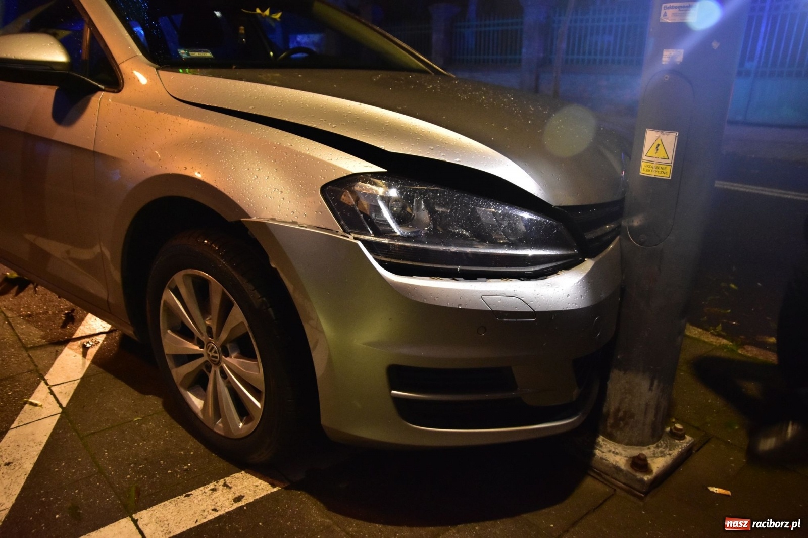 Zdjęcie w galerii na portalu naszraciborz.pl: Zderzenie na Ogrodowej. Sprawca zbiegł  wiadomości z regionu