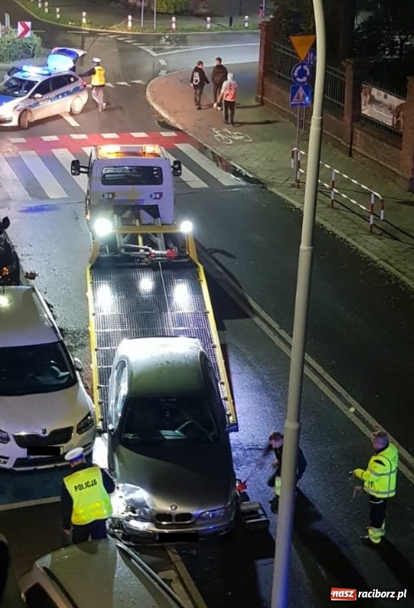 Zdjęcie w galerii na portalu naszraciborz.pl: Zderzenie na Ogrodowej. Sprawca zbiegł  wiadomości z regionu