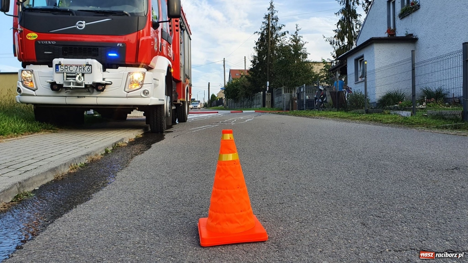 Zdjęcie w galerii na portalu naszraciborz.pl: Raport 998. Silny wiatr przysporzył pracy strażakom wiadomości z regionu