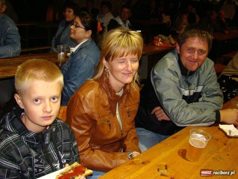 Zdjęcie w galerii na portalu naszraciborz.pl: Bawili się dwa dni i dwie noce wiadomości z regionu