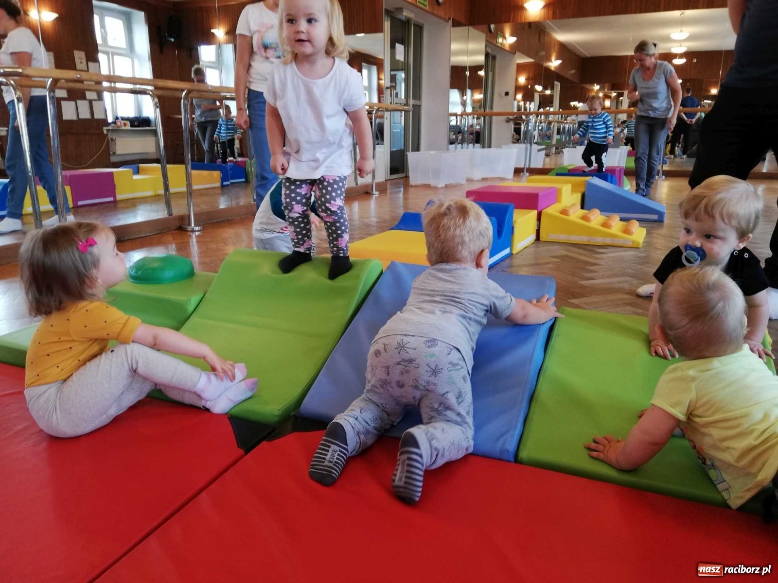 Zdjęcie w galerii na portalu naszraciborz.pl: Rozpoczęcie zajęć Fiku-miku w RCK wiadomości z regionu