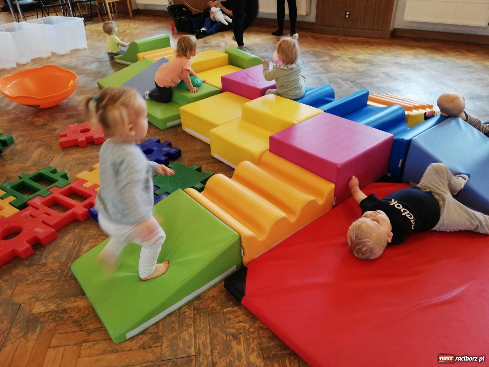 Zdjęcie w galerii na portalu naszraciborz.pl: Rozpoczęcie zajęć Fiku-miku w RCK wiadomości z regionu