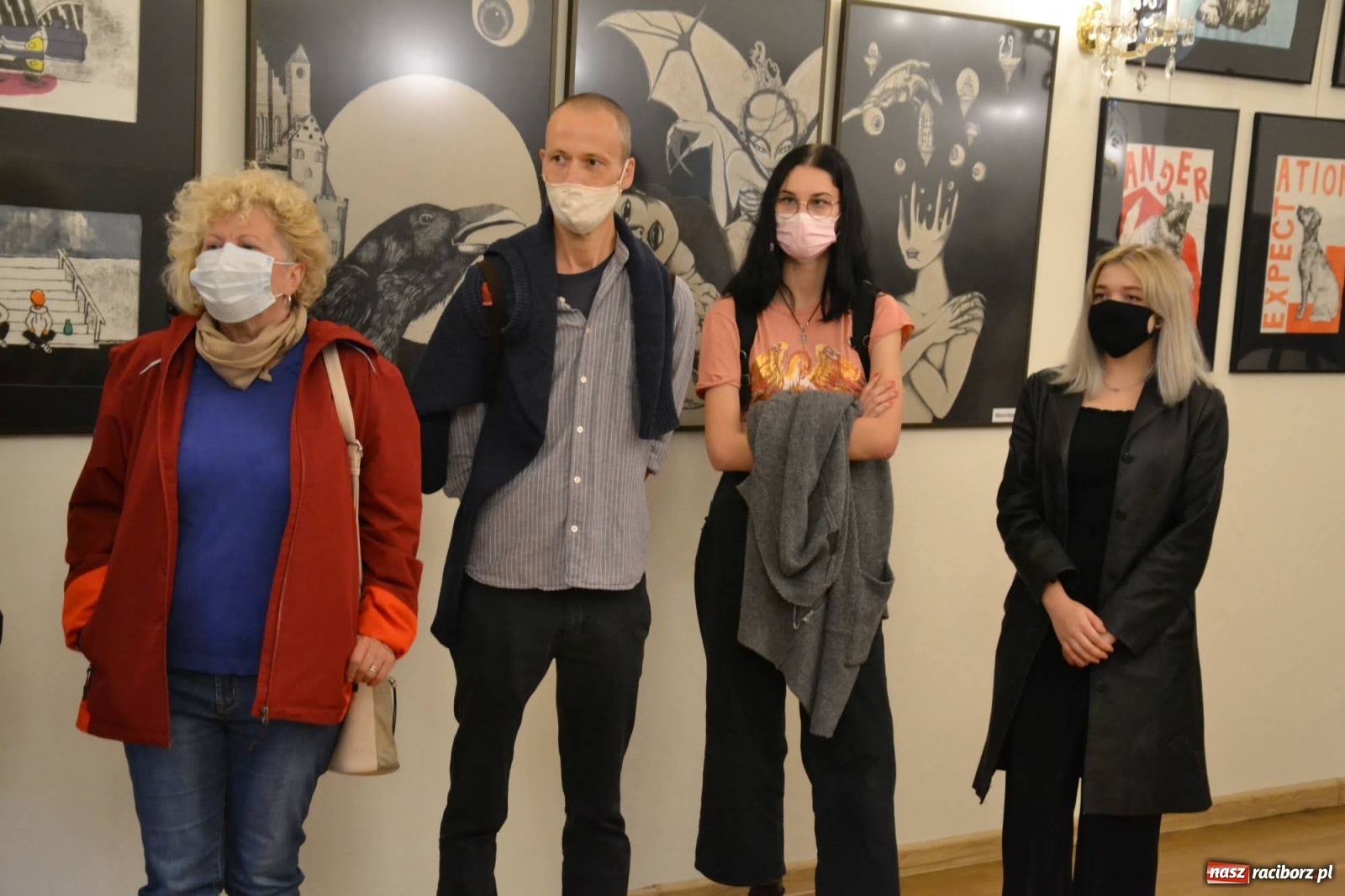Zdjęcie w galerii na portalu naszraciborz.pl: Dyplomy 2020 - wernisaż wystawy na zamku wiadomości z regionu