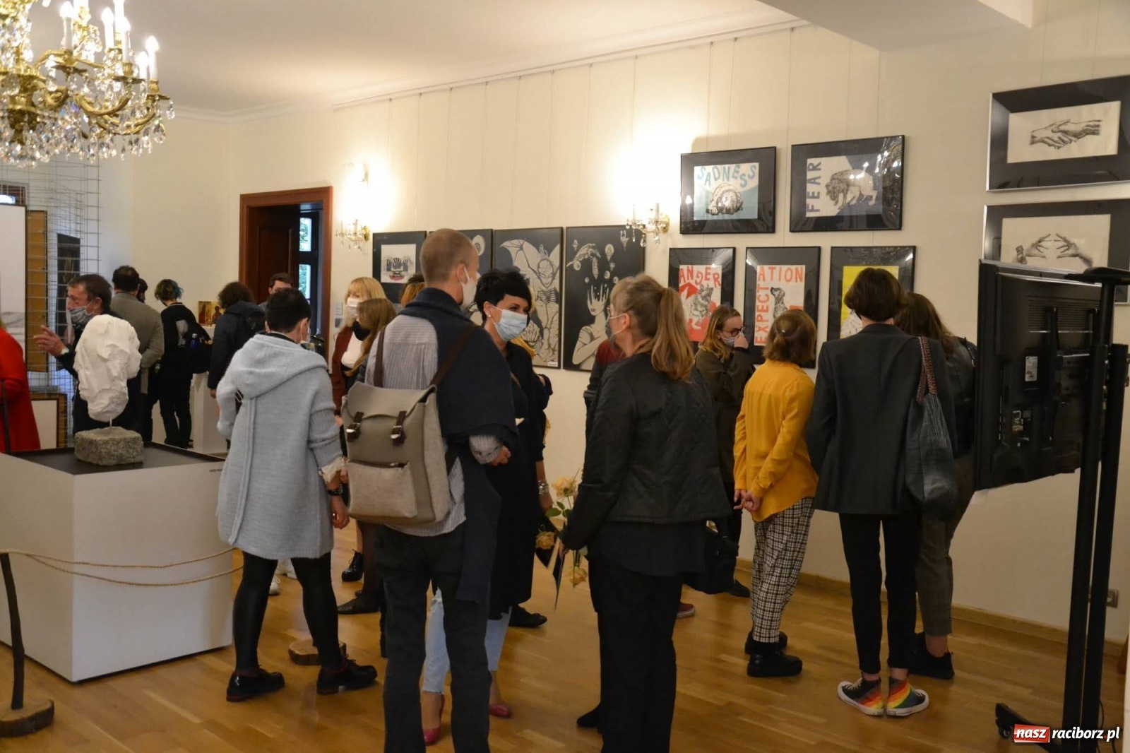 Zdjęcie w galerii na portalu naszraciborz.pl: Dyplomy 2020 - wernisaż wystawy na zamku wiadomości z regionu