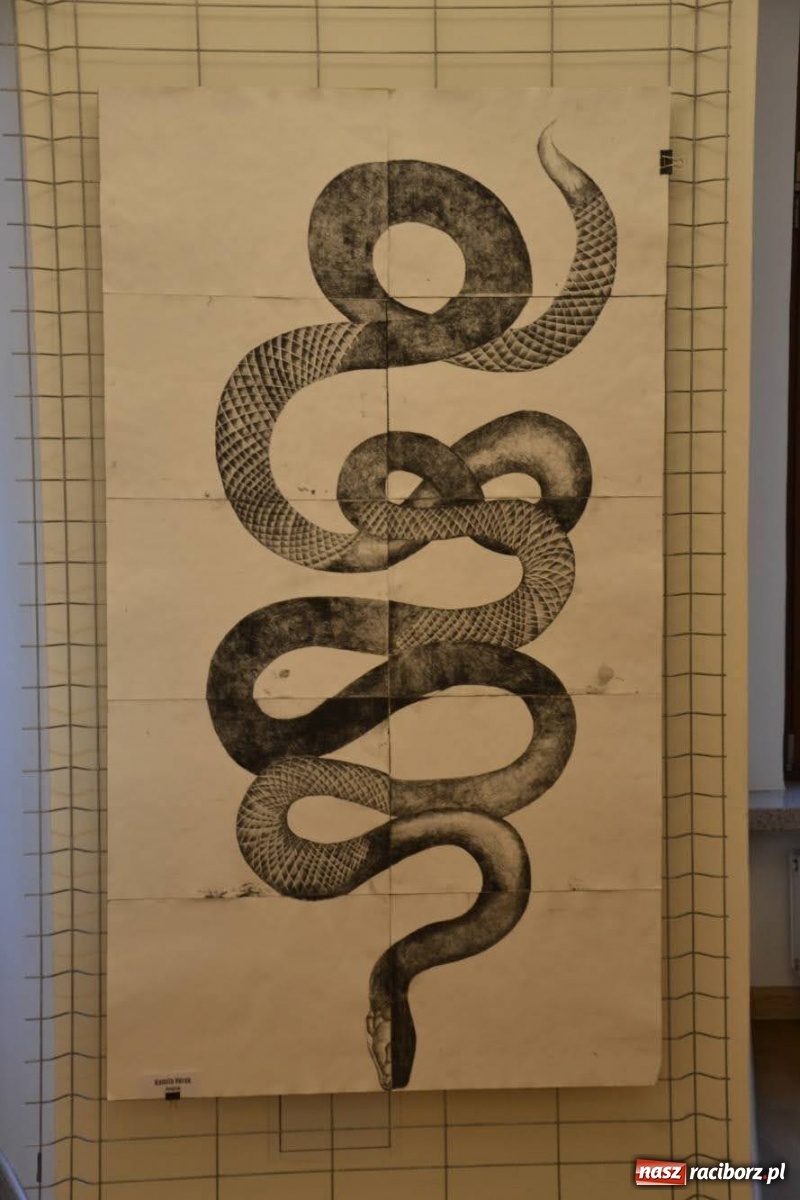 Zdjęcie w galerii na portalu naszraciborz.pl: Dyplomy 2020 - wernisaż wystawy na zamku wiadomości z regionu