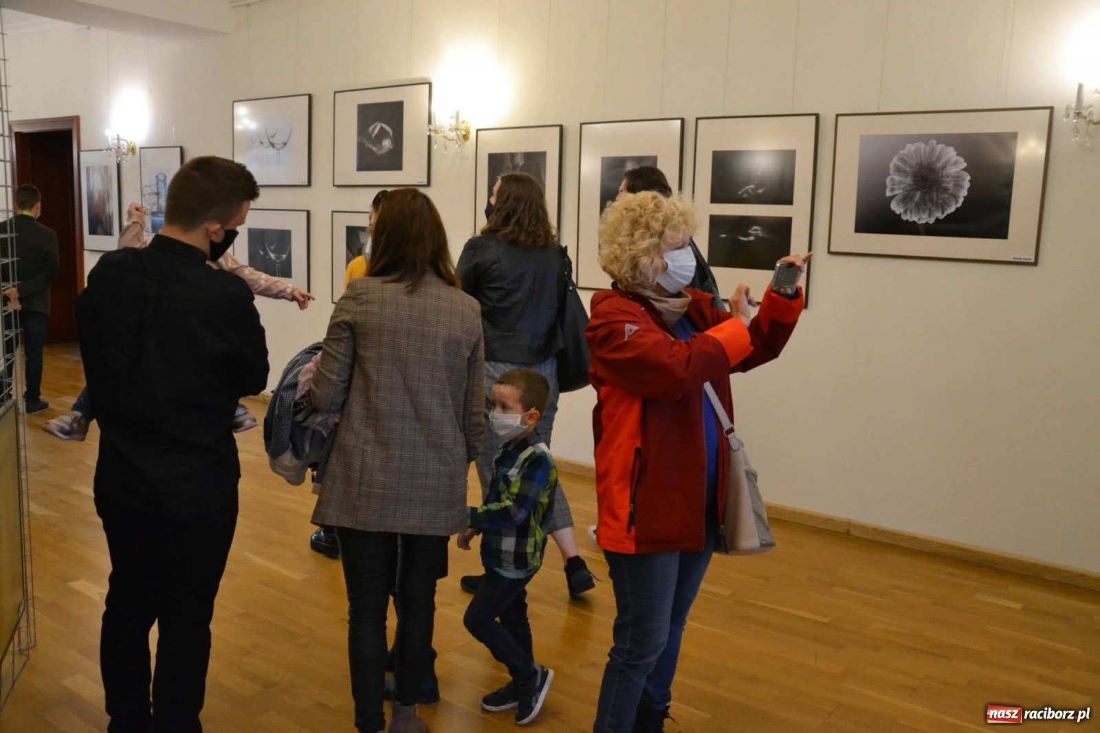 Zdjęcie w galerii na portalu naszraciborz.pl: Dyplomy 2020 - wernisaż wystawy na zamku wiadomości z regionu