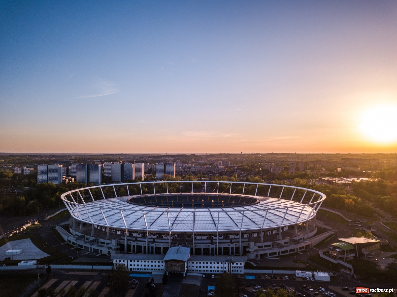 Zdjęcie w galerii na portalu naszraciborz.pl: Stadion Śląski i Sztolnia Królowa Luiza mają wspólny bilet wiadomości z regionu