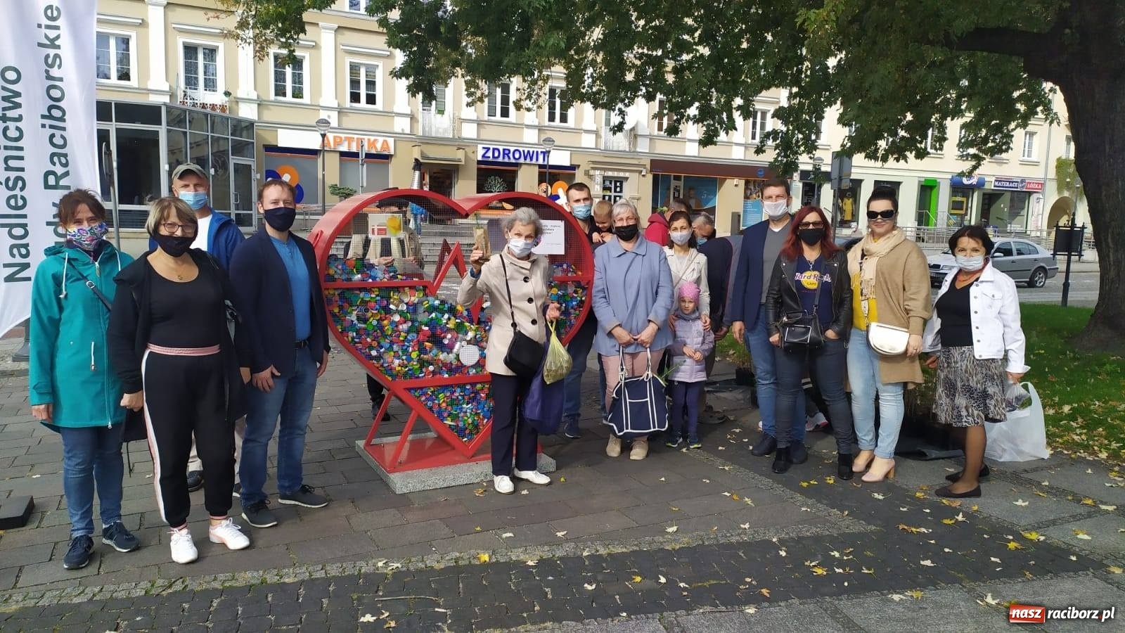 Zdjęcie w galerii na portalu naszraciborz.pl: Tak Racibórz wpisał się w Światowy Dzień Drzewa wiadomości z regionu