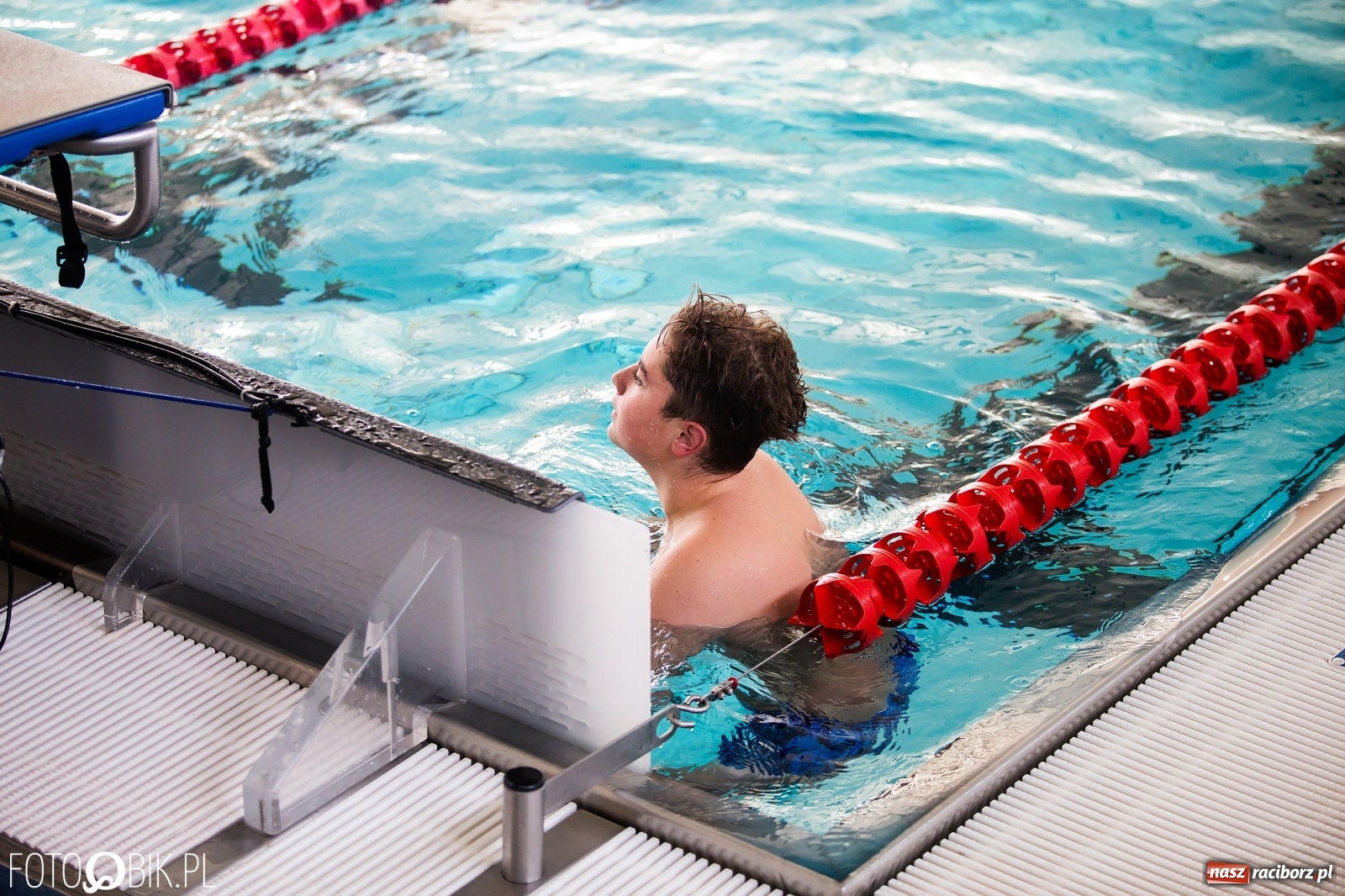 Zdjęcie w galerii na portalu naszraciborz.pl: Międzynarodowe Zawody Pływackie Puchar Sprintu o Puchar Dyrektora ZSOMS wiadomości z regionu
