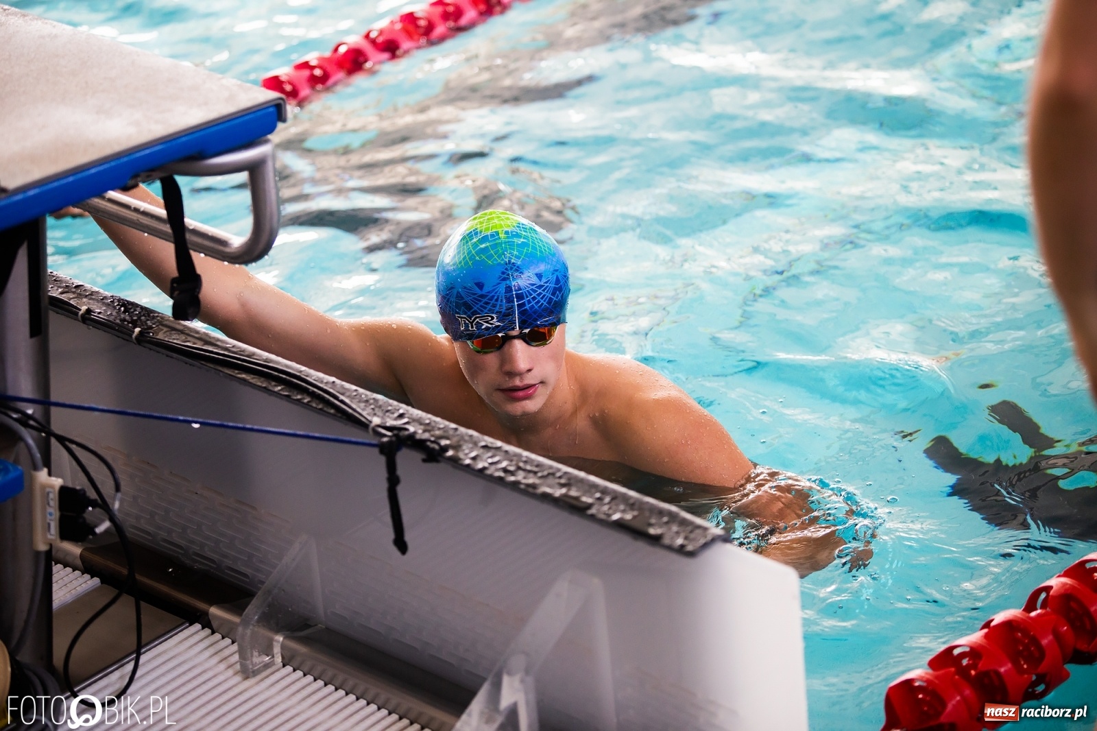 Zdjęcie w galerii na portalu naszraciborz.pl: Międzynarodowe Zawody Pływackie Puchar Sprintu o Puchar Dyrektora ZSOMS wiadomości z regionu