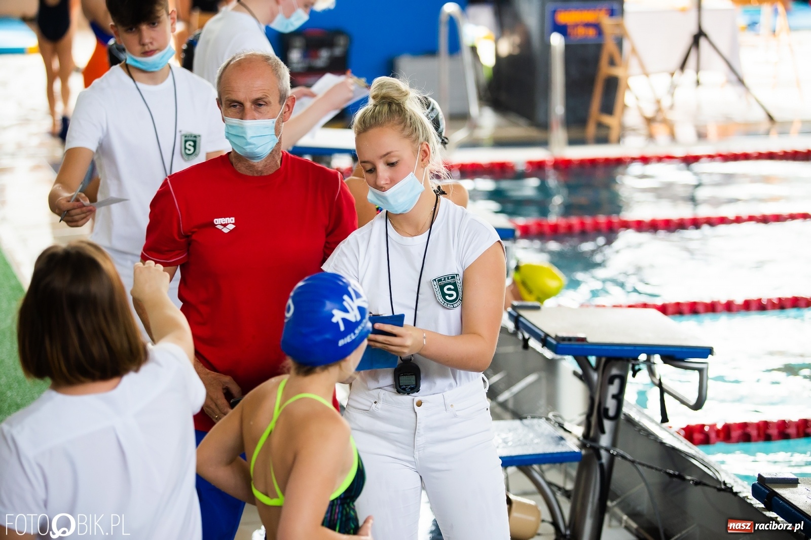 Zdjęcie w galerii na portalu naszraciborz.pl: Międzynarodowe Zawody Pływackie Puchar Sprintu o Puchar Dyrektora ZSOMS wiadomości z regionu
