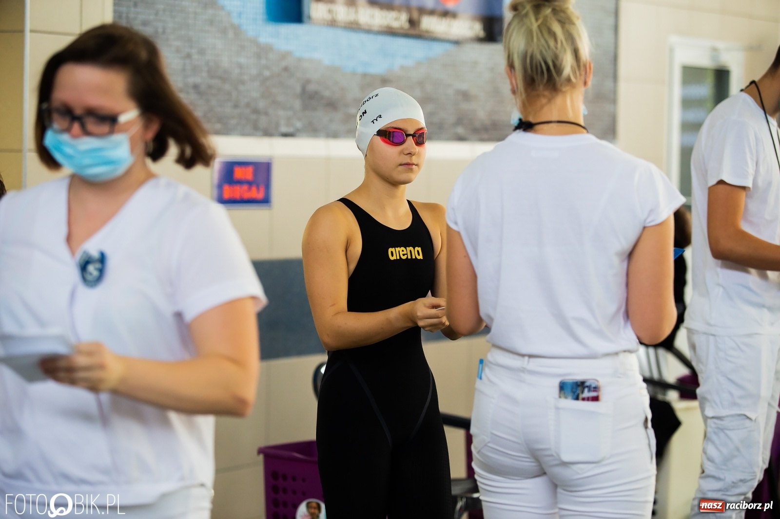 Zdjęcie w galerii na portalu naszraciborz.pl: Międzynarodowe Zawody Pływackie Puchar Sprintu o Puchar Dyrektora ZSOMS wiadomości z regionu