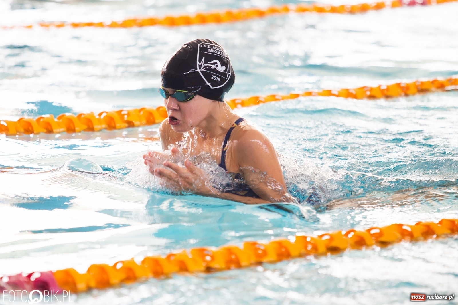 Zdjęcie w galerii na portalu naszraciborz.pl: Międzynarodowe Zawody Pływackie Puchar Sprintu o Puchar Dyrektora ZSOMS wiadomości z regionu