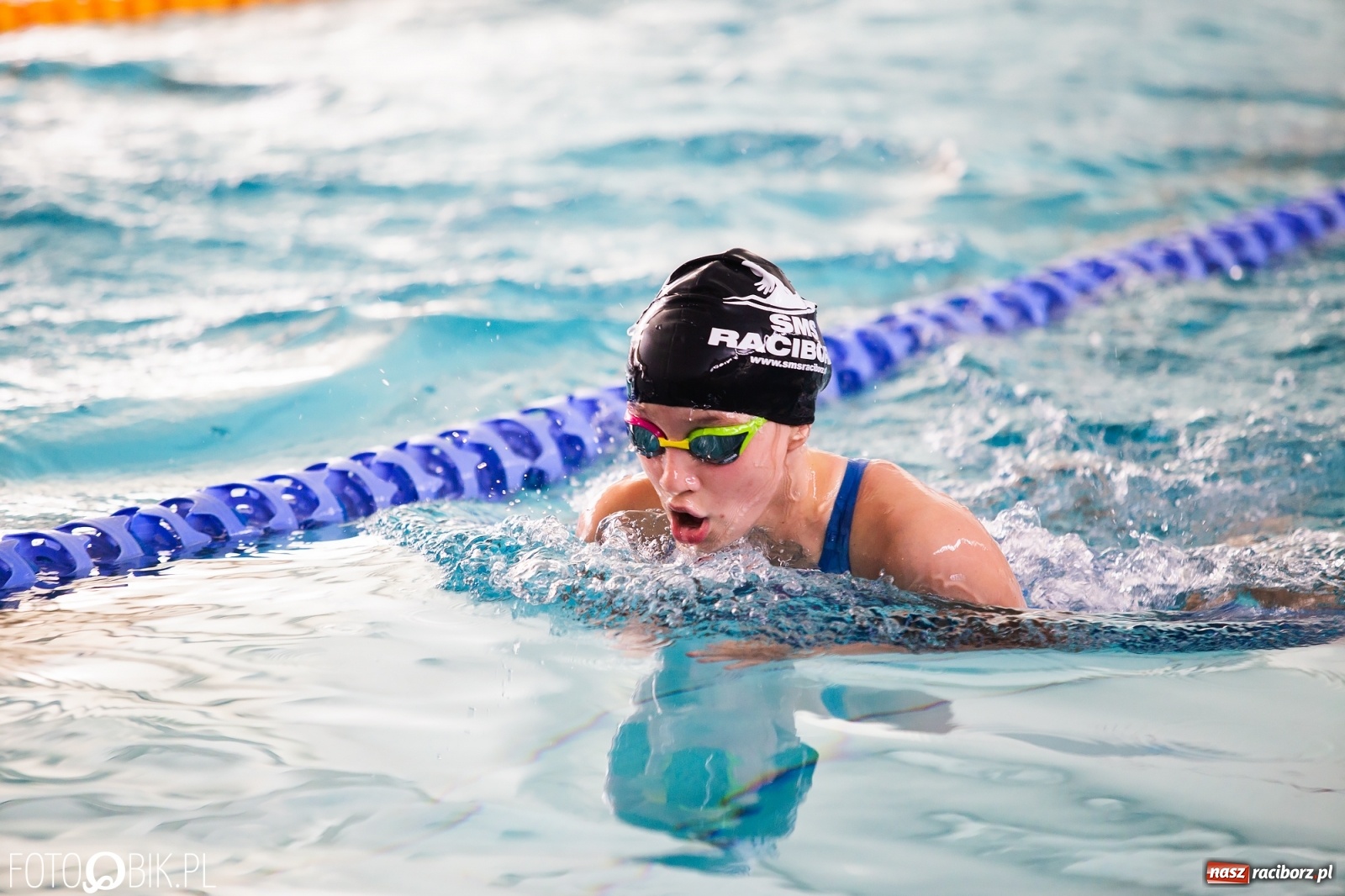 Zdjęcie w galerii na portalu naszraciborz.pl: Międzynarodowe Zawody Pływackie Puchar Sprintu o Puchar Dyrektora ZSOMS wiadomości z regionu