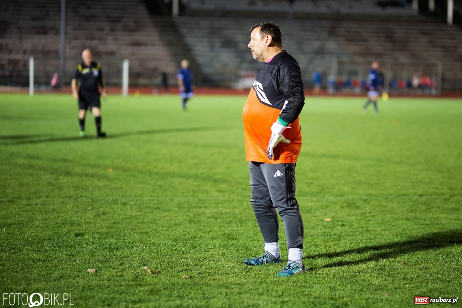 Zdjęcie w galerii na portalu naszraciborz.pl: Oldstars Cup na Zamkowej. Oldboje rywalizowali o puchar dyrektora OSiR [FOTO] wiadomości z regionu